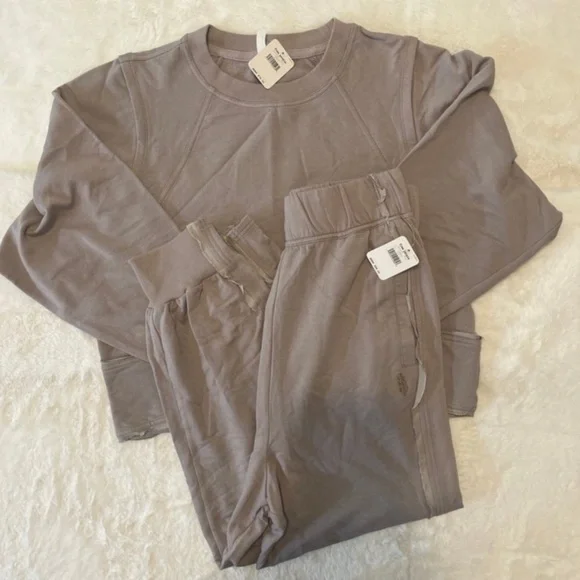 Free People WHERE THE WIND BLOWS 2 PIECE PULLOVER AND JOGGERS SET SIZE SMALL NWT - Picture 11 of 11